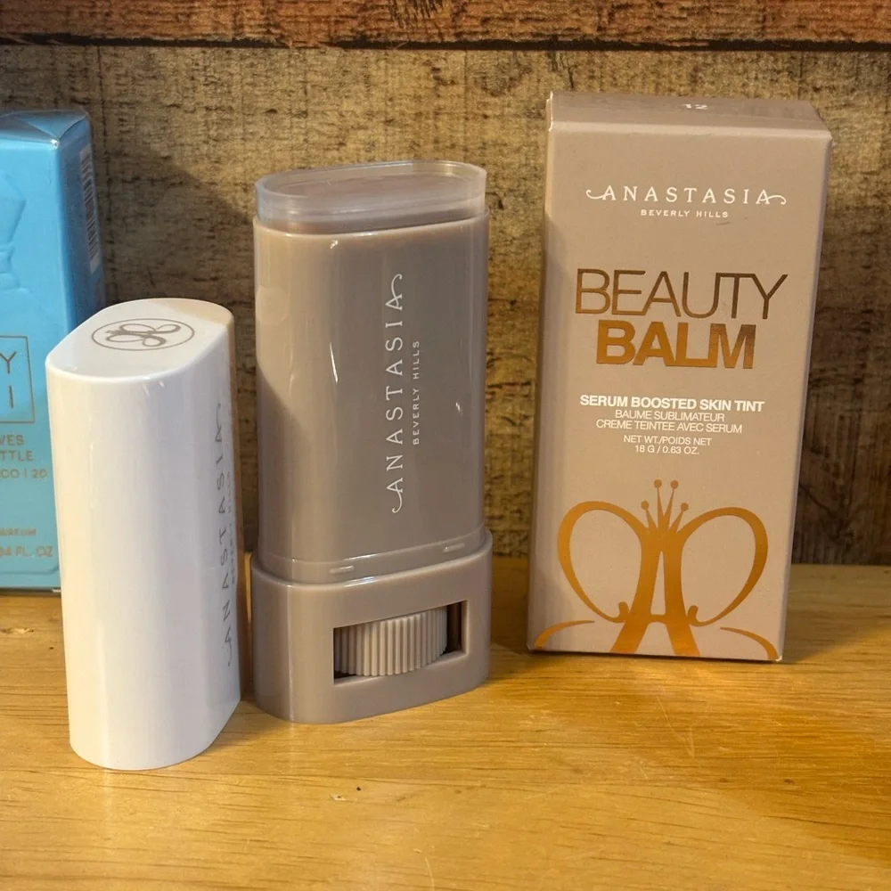 Anastasia Beverly Hills Beauty Balm Serum Boosted Skin Tint